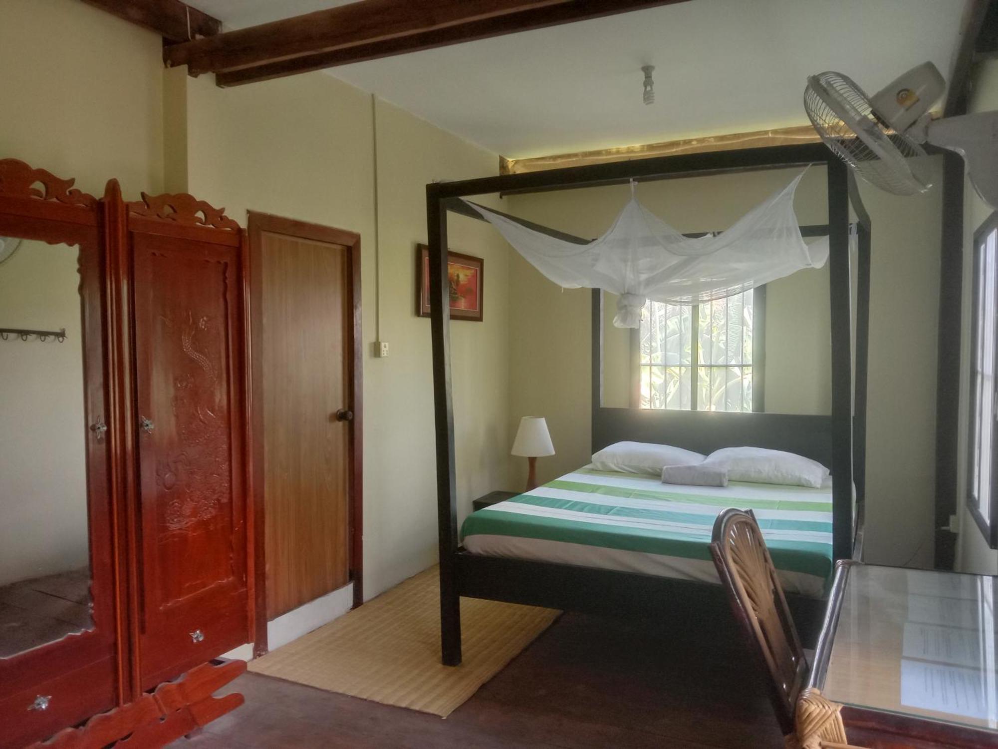 O'hamok Family Habitación en casa particular Battambang